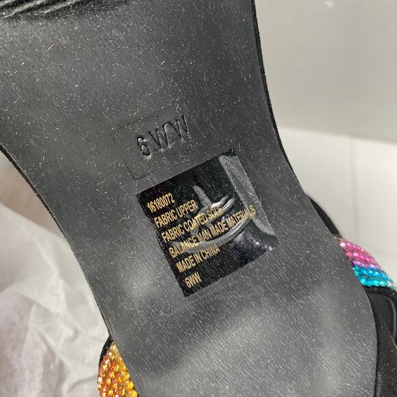 Torrid NWT Embellished Kitten Heel Faux Suede Black (WW) Size 6 Rainbow - Picture 7 of 7